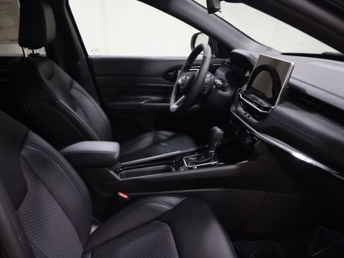 New 2026 Jeep Compass Latitude AWD/4WD image 18
