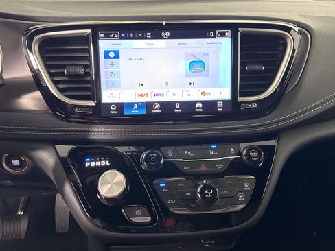 New 2026 Chrysler Pacifica Select w/ S Appearance Package FWD image 25