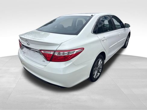 Used 2015 Toyota Camry SE image 6