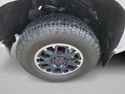 Used 2024 Toyota Tacoma SR RWD image 9