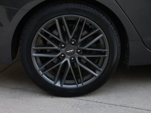 Used 2019 Genesis G70 2.0T Advanced RWD image 34