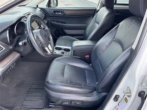 Used 2017 Subaru Outback 2.5i Limited image 9