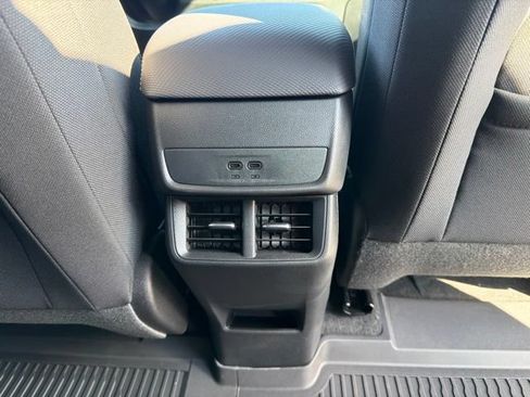 New 2027 Chevrolet Equinox LT w/ LPO, Floor Liner Package FWD image 27