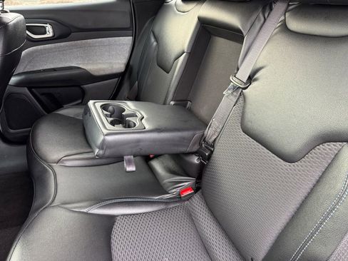 Used 2024 Jeep Compass Latitude image 26