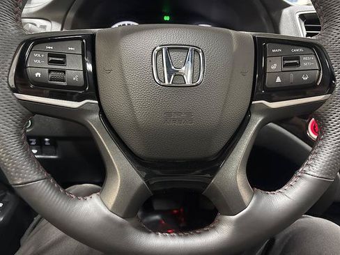 Used 2025 Honda Ridgeline Black Edition image 17