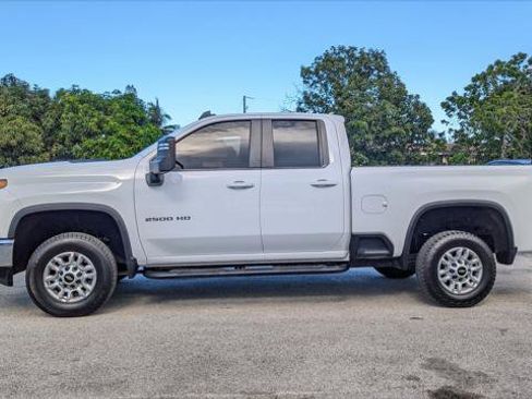 Used 2022 Chevrolet Silverado 2500 LT w/ Convenience Package RWD image 3