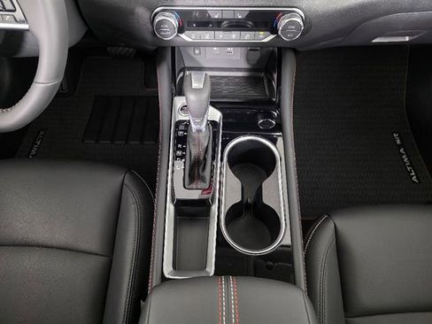 Used 2025 Nissan Altima 2.5 SR w/ SR Premium Package image 35