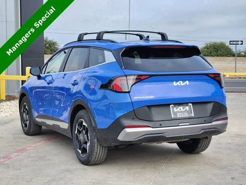 New 2026 Kia Sportage EX w/ EX Panorama Roof Package FWD image 3