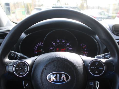 Certified 2018 Kia Soul + image 24