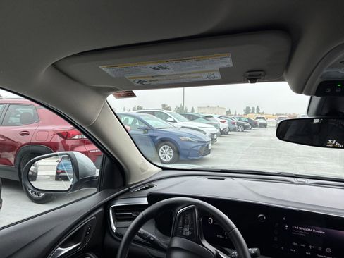 Used 2025 Buick Encore GX Preferred image 32