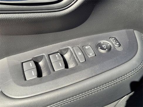 Used 2024 Honda HR-V LX image 16