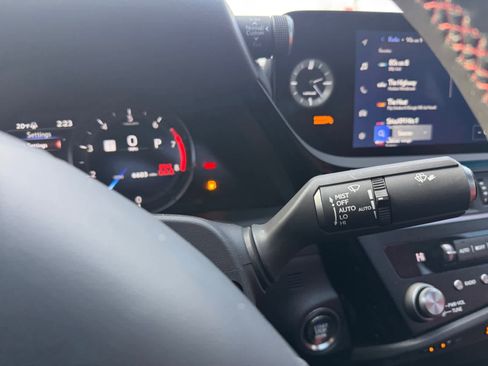 Used 2025 Lexus ES 350 F Sport image 20