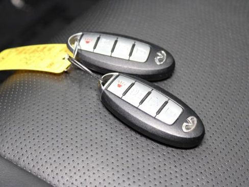 Used 2016 INFINITI Q50 Premium w/ Driver Assistance Package image 14