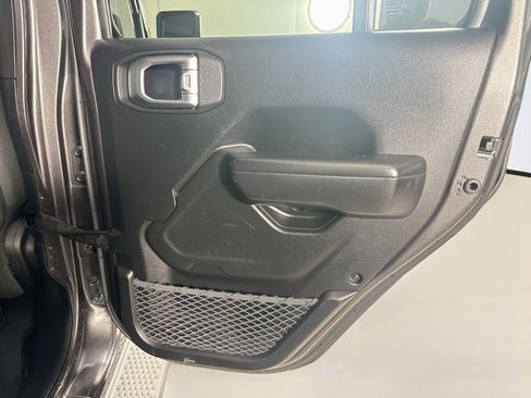 Used 2019 Jeep Wrangler Unlimited Rubicon AWD/4WD image 28