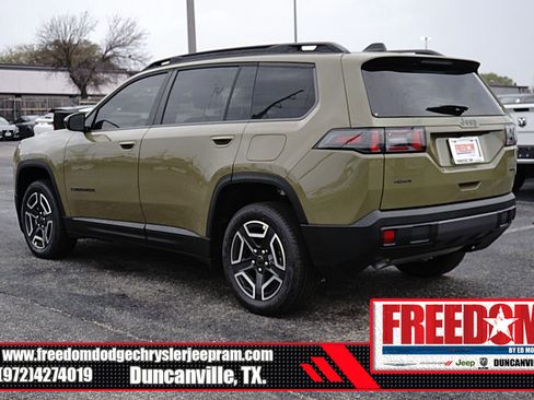 New 2026 Jeep Cherokee Laredo image 3