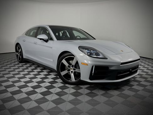 Used 2025 Porsche Panamera 4 image 6