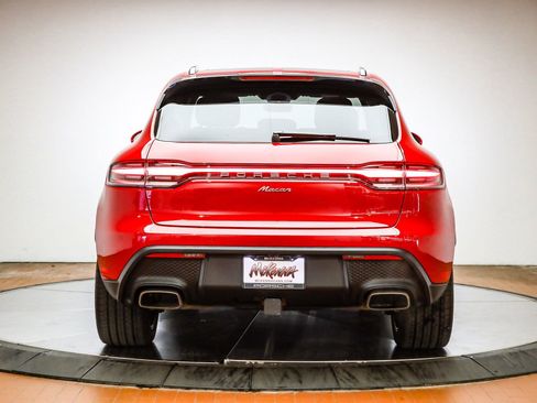 Certified 2025 Porsche Macan image 7