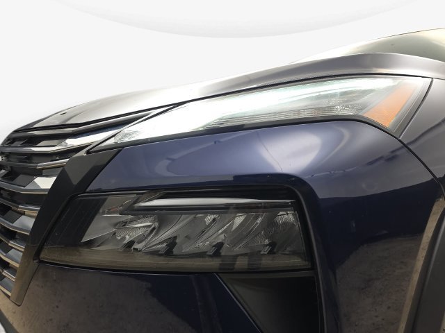 Used 2025 Nissan Rogue SV FWD image 31