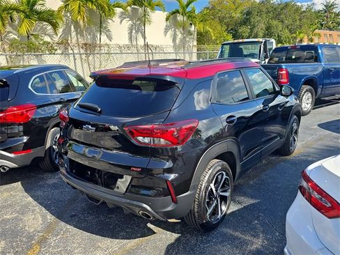 Used 2021 Chevrolet TrailBlazer RS w/ Convenience Package image 3