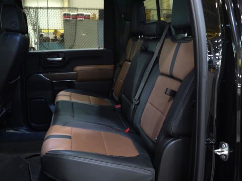 Used 2022 Chevrolet Silverado 2500 High Country w/ Z71 Off-Road Package image 18