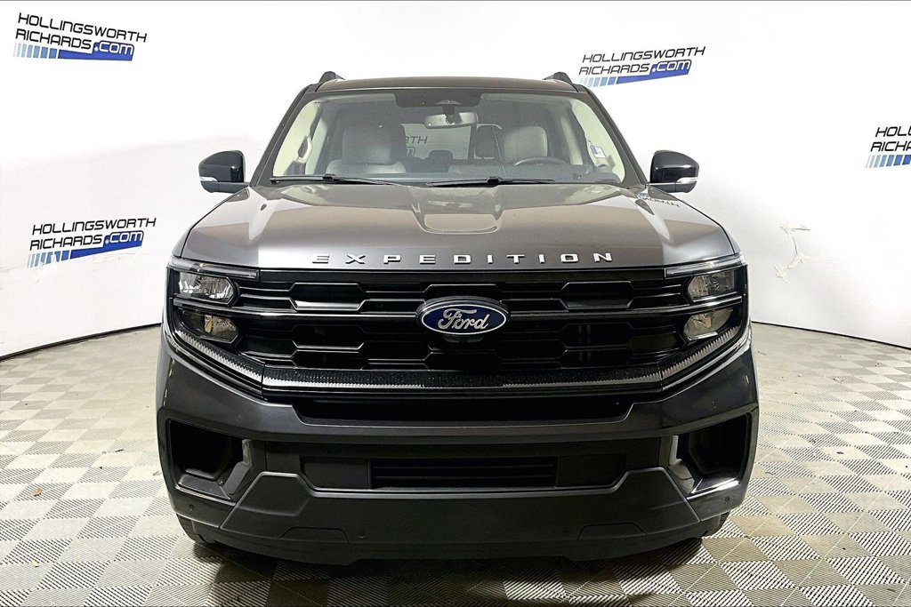 Certified 2025 Ford Expedition Active RWD image 2