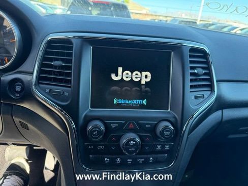 Used 2017 Jeep Grand Cherokee Altitude RWD image 6