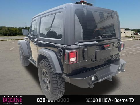 Used 2025 Jeep Wrangler Sport AWD/4WD image 9