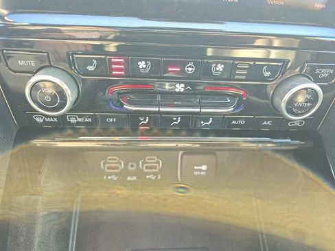 Used 2022 Jeep Grand Cherokee L Overland w/ Luxury Tech Group IV image 41