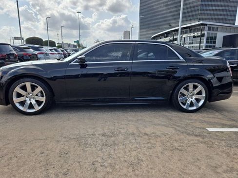 Used 2012 Chrysler 300 SRT8 w/ 19-Premium Speaker Group image 9