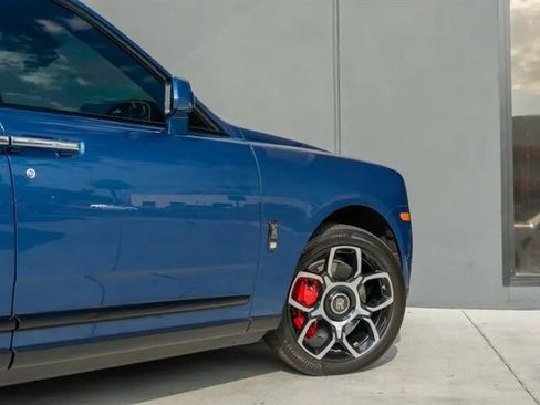 Used 2021 Rolls-Royce Cullinan Black Badge image 34