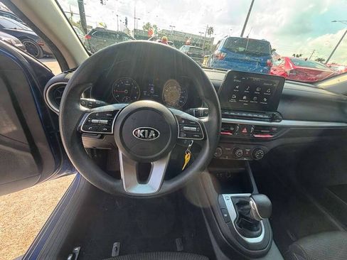 Used 2021 Kia Forte LXS FWD image 2