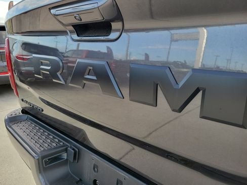 Used 2025 RAM 2500 Limited AWD/4WD image 8