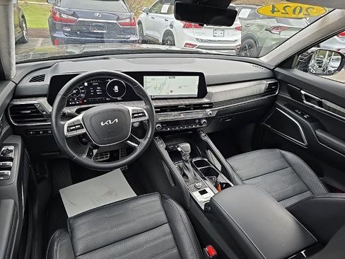 Used 2024 Kia Telluride SX Prestige w/ Towing Package image 11