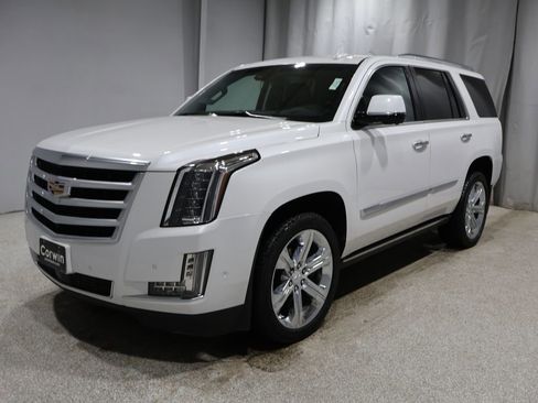 Used 2020 Cadillac Escalade Premium Luxury image 5