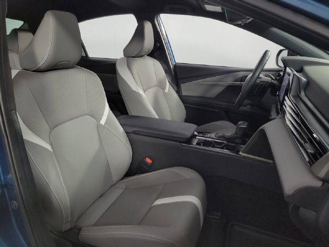 Used 2025 Toyota Camry SE FWD image 15