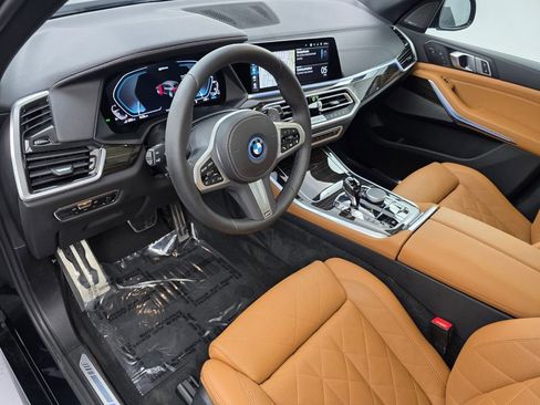 Used 2023 BMW X5 xDrive45e w/ M Sport Package AWD/4WD image 10