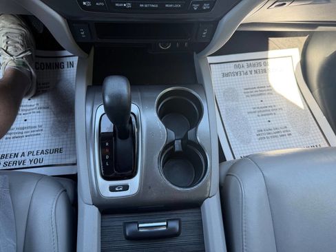 Used 2017 Honda Pilot EX-L image 16