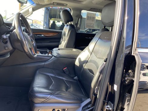 Used 2015 Cadillac Escalade Premium image 7
