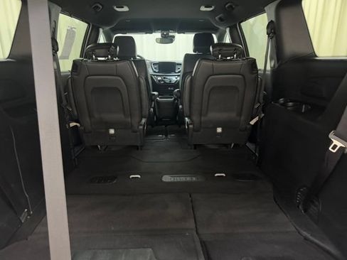 Used 2025 Chrysler Pacifica Select FWD image 42
