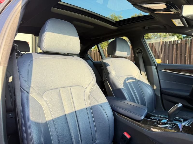 Used 2018 BMW M550i xDrive AWD/4WD image 33
