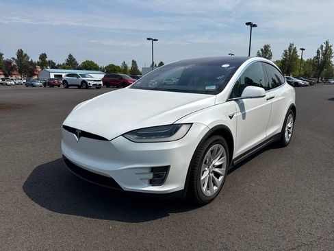 Used 2019 Tesla Model X Long Range AWD/4WD image 3