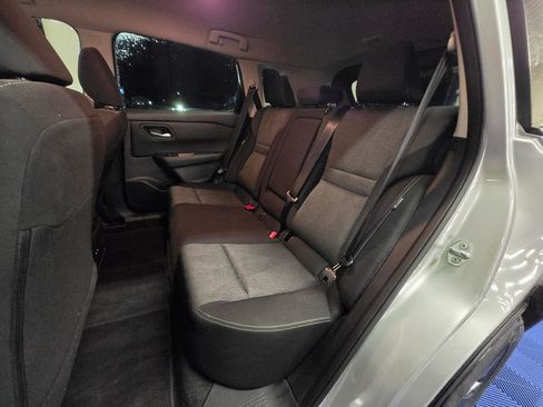 Used 2025 Nissan Rogue SV image 23