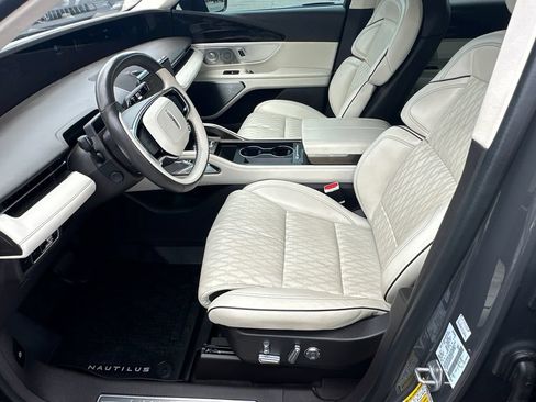 Used 2024 Lincoln Nautilus Black Label AWD/4WD image 9