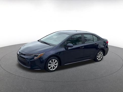 Used 2025 Toyota Corolla LE FWD image 8