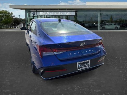 Used 2025 Hyundai Elantra Hybrid FWD image 5