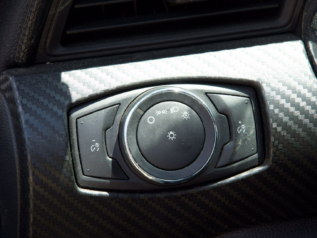 Used 2015 Ford Mustang Convertible RWD image 20
