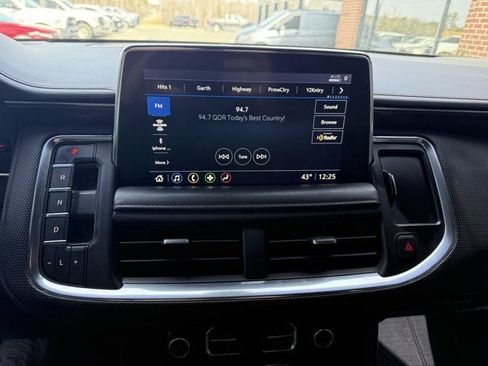 Used 2021 Chevrolet Suburban RST w/ Luxury Package image 27