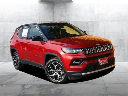 Used 2025 Jeep Compass Limited AWD/4WD image 2