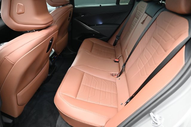 New 2027 BMW X5 xDrive40i w/ M Sport Professional Package AWD/4WD image 19