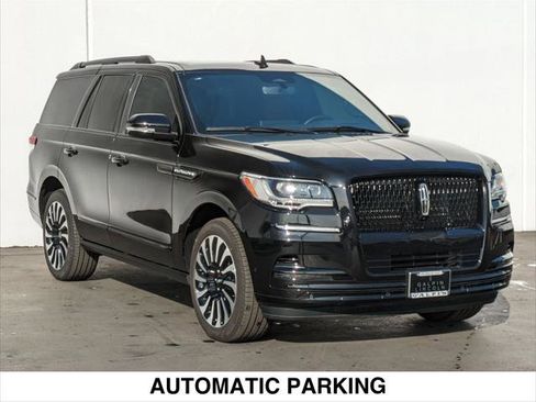 Used 2024 Lincoln Navigator Reserve image 7